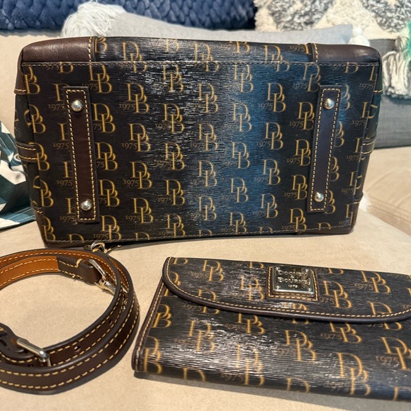 🤎Dooney & Bourke Monogram Set🤎 - Picture 3 of 13